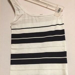 💥One strapped stripped tank💥